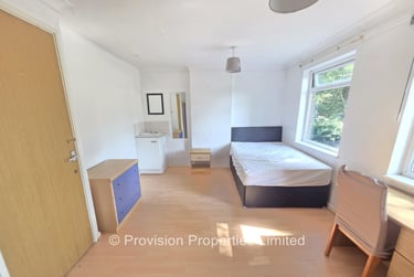 4 bed house, Well Close Rise, Woodhouse, Leeds, LS71HT - Image 7
