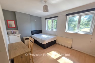 4 bed house, Well Close Rise, Woodhouse, Leeds, LS71HT - Image 2