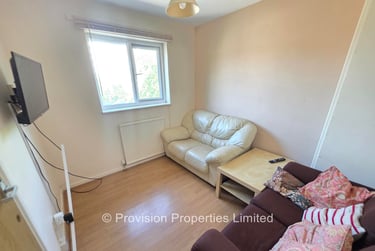 4 bed house, Well Close Rise, Woodhouse, Leeds, LS71HT - Image 9