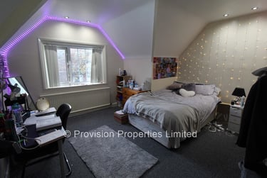8 bed house, St. Michaels Villas, Headingley, Leeds, LS63AF - Image 1