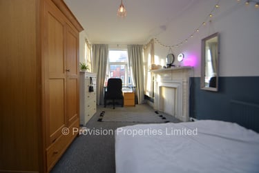 6 bed house, Manor Drive, Hyde Park, Leeds, LS61DD - Image 2