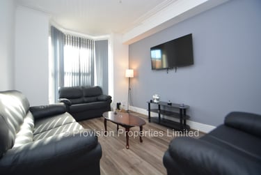 6 bed house, Ashville View, Burley, Leeds, LS61LT - Image 1