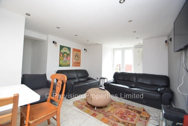 8 bed house, Brudenell Avenue, Hyde Park, Leeds, LS61HD - Image 3