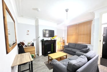 3 bed house, Mayville Place, Burley, Leeds, LS61NE - Image 1