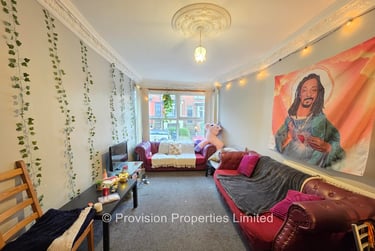 6 bed house, Manor Drive, Hyde Park, Leeds, LS61DD - Image 1