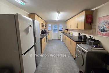 8 bed house, Ash Grove, Hyde Park, Leeds, LS61AY - Image 4