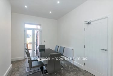 9 bed house, Regent Park Terrace, Rampart Road, Leeds, LS62AX - Image 2