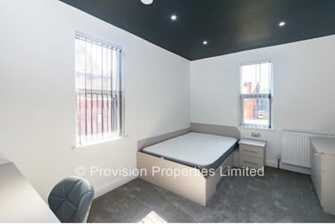 9 bed house, Regent Park Terrace, Rampart Road, Leeds, LS62AX - Image 3