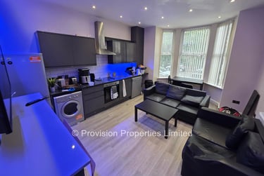 4 bed flat, Victoria Road, Hyde Park, Leeds, LS61DU - Image 1