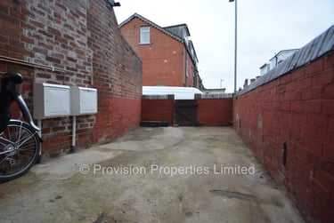 4 bed flat, Victoria Road, Hyde Park, Leeds, LS61DU - Image 8