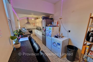 5 bed house, Brudenell Mount, Hyde Park, Leeds, LS61HT - Image 4