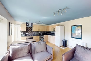 2 bed flat, Belle Vue Road, Hyde Park, Leeds, LS31DY - Image 4