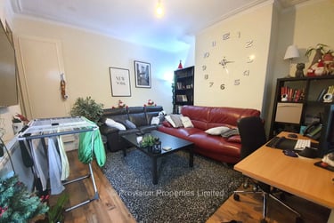 2 bed house, Harold View, Hyde Park, Leeds, LS61PP - Image 2