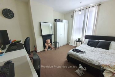 2 bed house, Harold View, Hyde Park, Leeds, LS61PP - Image 1