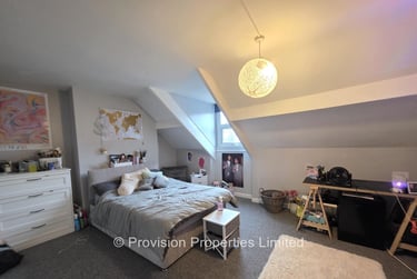 6 bed house, Cliff Mount, Rampart Road, Leeds, LS62HP - Image 1
