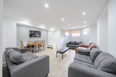 8 bed house, Headingley Avenue, Headingley, Leeds, LS63EP - Image 1