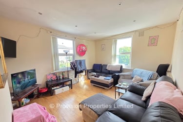 5 bed house, Harold Street, Hyde Park, Leeds, LS61PL - Image 1