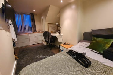 5 bed house, Royal Park Grove, Hyde Park, Leeds, LS61HQ - Image 2