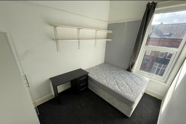 6 bed house, Regent Park Terrace, Rampart Road, Leeds, LS62AX - Image 4