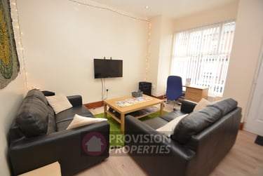 3 bed house, Hessle Terrace, Hyde Park, Leeds, LS61EQ - Image 2
