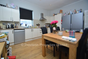 6 bed house, Carberry Road, Burley, Leeds, LS61QQ - Image 3