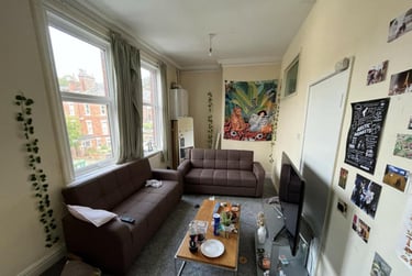 6 bed house, Regent Park Avenue, Rampart Road, Leeds, LS62AU - Image 1