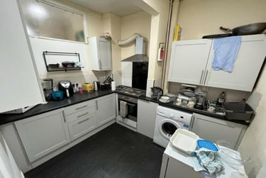 6 bed house, Regent Park Avenue, Rampart Road, Leeds, LS62AU - Image 3