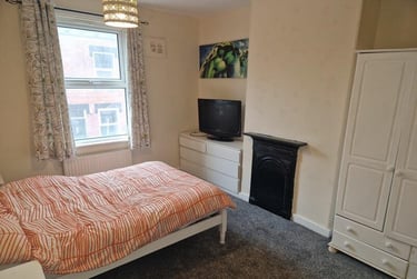 2 bed house, Harold Mount, Hyde Park, Leeds, LS61PW - Image 3