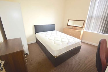 4 bed house, Beechwood Crescent, Burley, Leeds, LS42LL - Image 4