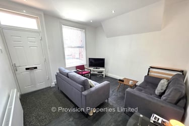 4 bed house, Beamsley Mount, Burley, Leeds, LS61LR - Image 1
