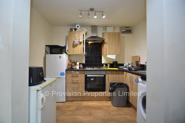 2 bed flat, Cliff Road, Rampart Road, Leeds, LS62ET - Image 2