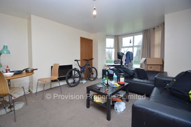 2 bed flat, Cliff Road, Rampart Road, Leeds, LS62ET - Image 1