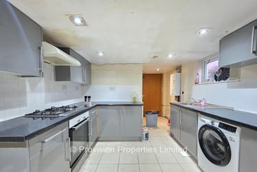 7 bed house, St Michaels Villas, Headingley, Leeds, LS63AF - Image 2