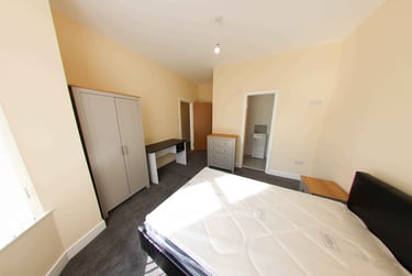 6 bed house, Brudenell Grove, Hyde Park, Leeds, LS61HP - Image 5