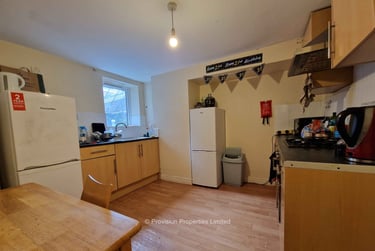 5 bed house, Hessle View, Hyde Park, Leeds, LS61ER - Image 4