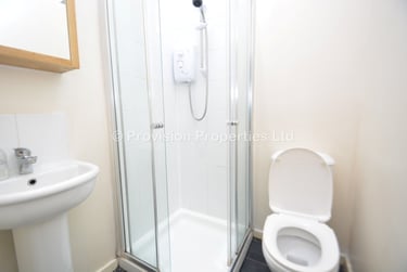 3 bed flat, Moorland Avenue, Hyde Park, Leeds, LS61AP - Image 6