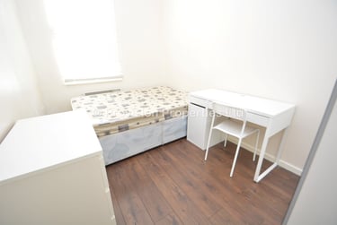 3 bed flat, Moorland Avenue, Hyde Park, Leeds, LS61AP - Image 3