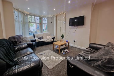 8 bed house, St. Michaels Villas, Headingley, Leeds, LS63AF - Image 1
