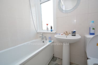 6 bed house, Welton Mount, Hyde Park, Leeds, LS61ET - Image 8