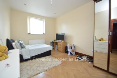 2 bed house, Hill Top Street, Hyde Park, Leeds, LS61NW - Image 1