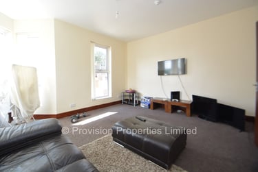 2 bed house, Hill Top Street, Hyde Park, Leeds, LS61NW - Image 3