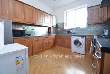 2 bed house, Hill Top Street, Hyde Park, Leeds, LS61NW - Image 2