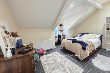 6 bed house, Hessle Mount, Hyde Park, Leeds, LS61EP - Image 2