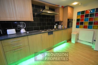 8 bed house, Mayville Avenue, Burley, Leeds, LS61NQ - Image 5