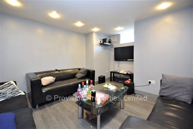 8 bed house, Mayville Avenue, Burley, Leeds, LS61NQ - Image 3