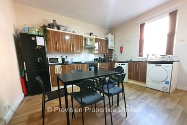 4 bed house, Harold Mount, Hyde Park, Leeds, LS61PW - Image 2
