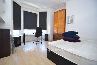 8 bed house, Ebberston Terrace, Hyde Park, Leeds, LS61AU - Image 5