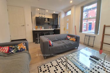 3 bed house, Harold Walk, Hyde Park, Leeds, LS61PS - Image 1