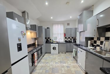 8 bed house, Brudenell Road, Hyde Park, Leeds, LS61HA - Image 4
