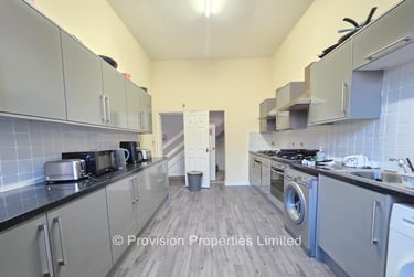 9 bed house, Moorland Avenue, Hyde Park, Leeds, LS61AP - Image 10